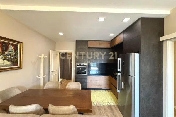 Shtepi me qera Apartament ne Tirane, 2+1, Mobilimi E mobiluar, Pagesa 700  Euro.