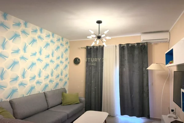 Shtepi me qera Apartament ne Vlore, 1+1, Mobilimi E mobiluar, Pagesa 500  Euro.