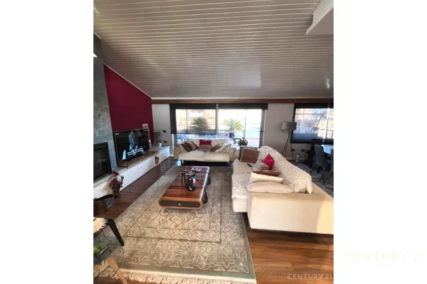 Shtepi me qera Apartament ne Tirane, 3+1, Mobilimi E mobiluar, Pagesa 2,500  Euro.