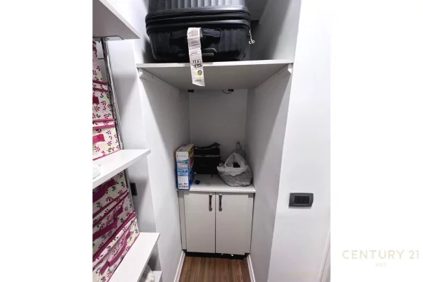 Shtepi me qera Apartament ne Tirane, 3+1, Mobilimi E mobiluar, Pagesa 2,500  Euro.