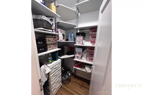 Shtepi me qera Apartament ne Tirane, 3+1, Mobilimi E mobiluar, Pagesa 2,500  Euro.