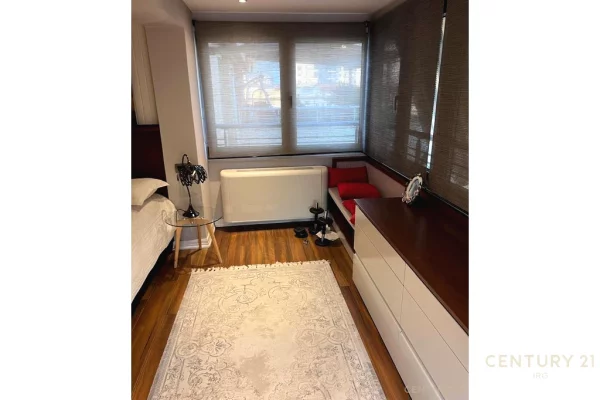 Shtepi me qera Apartament ne Tirane, 3+1, Mobilimi E mobiluar, Pagesa 2,500  Euro.