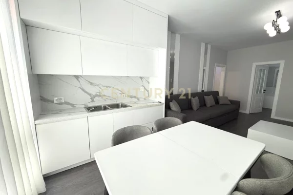Shtepi me qera Apartament ne Tirane, 2+1, Mobilimi E mobiluar, Pagesa 900  Euro.