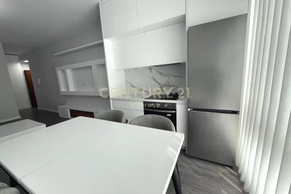 Shtepi me qera Apartament ne Tirane, 2+1, Mobilimi E mobiluar, Pagesa 900  Euro.
