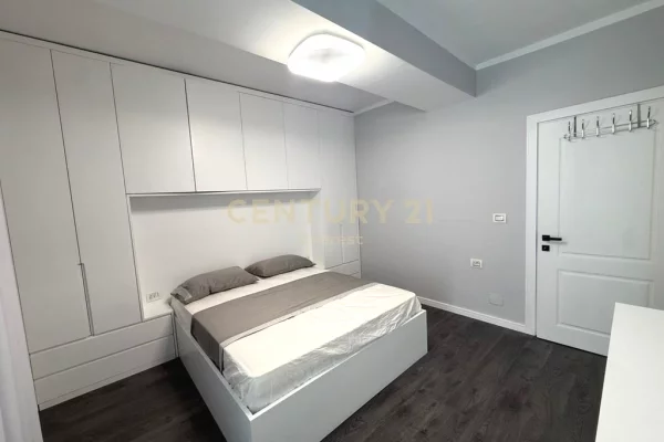 Shtepi me qera Apartament ne Tirane, 2+1, Mobilimi E mobiluar, Pagesa 900  Euro.