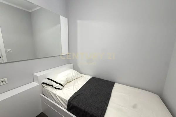 Shtepi me qera Apartament ne Tirane, 2+1, Mobilimi E mobiluar, Pagesa 900  Euro.