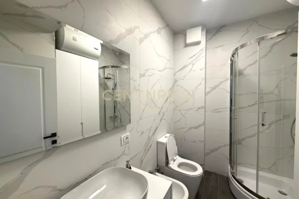 Shtepi me qera Apartament ne Tirane, 2+1, Mobilimi E mobiluar, Pagesa 900  Euro.