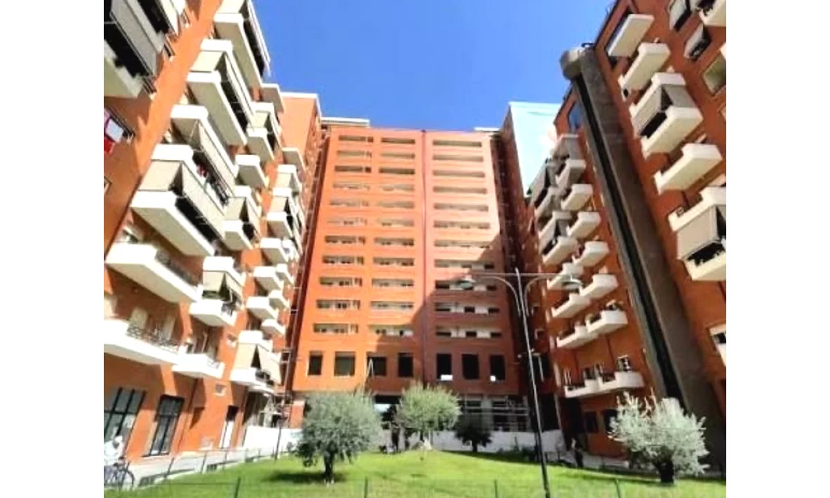 Ambient biznesi premium me qera – Rooftop unik ne Tirane