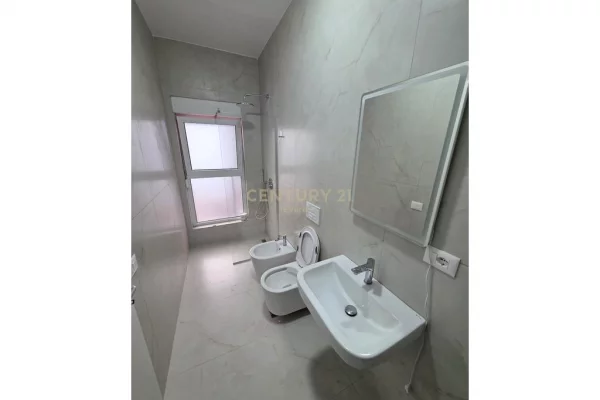 Shtepi me qera Apartament ne Tirane, 2+1, Mobilimi E mobiluar, Pagesa 550  Euro.