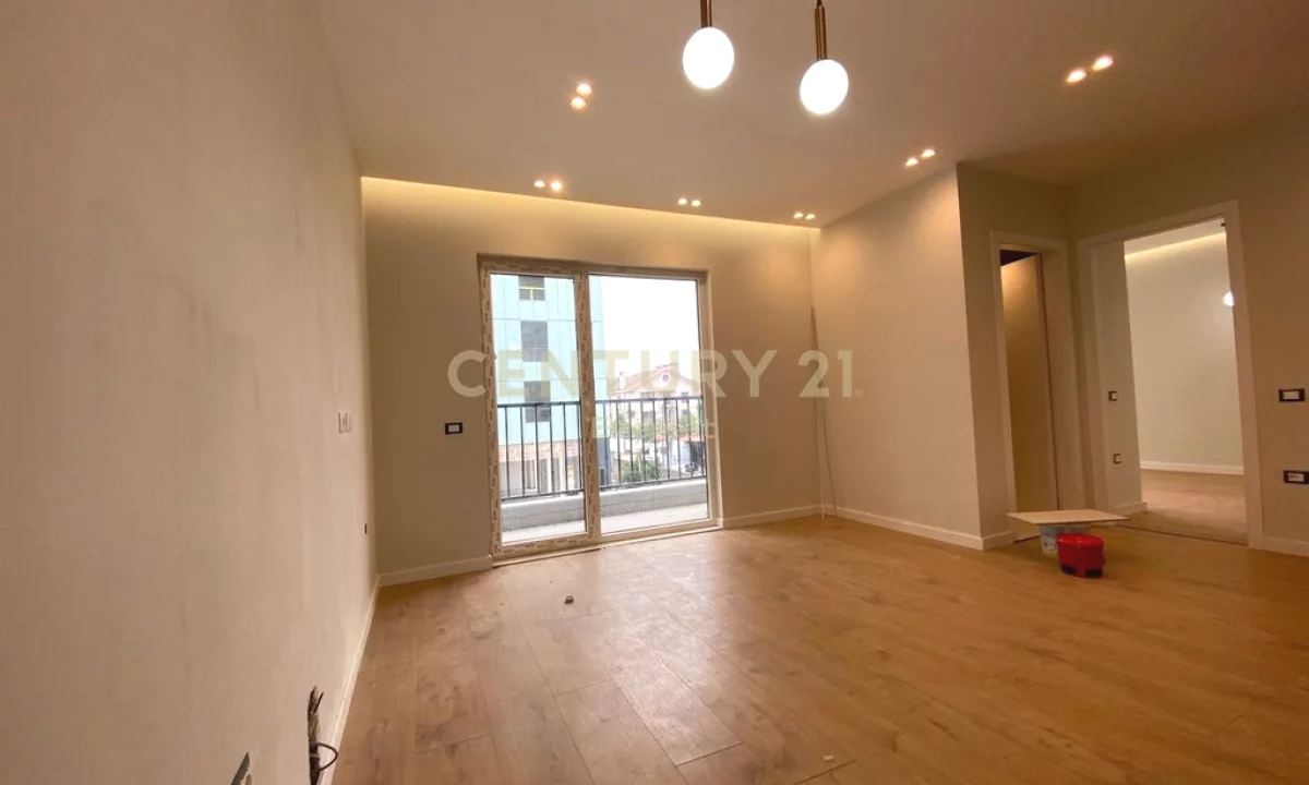 Shtepi me qera Apartament ne Tirane, 1+1, Mobilimi Bosh, pa mobiluar, Pagesa 400  Euro.