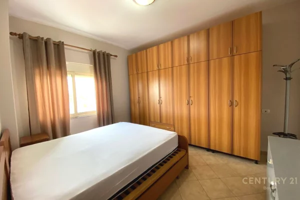 Shtepi me qera Apartament ne Tirane, 2+1, Mobilimi E mobiluar, Pagesa 650  Euro.