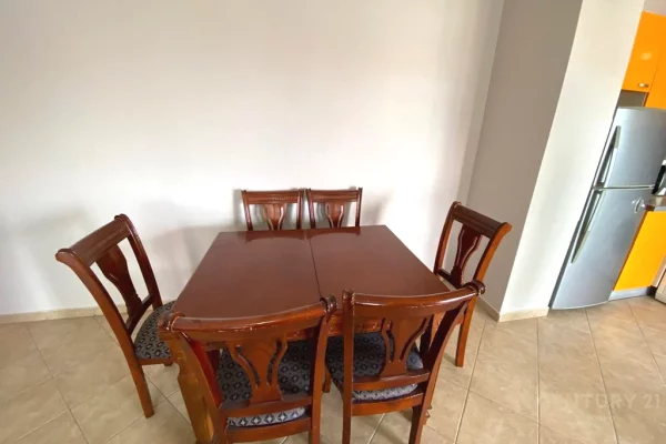 Shtepi me qera Apartament ne Tirane, 2+1, Mobilimi E mobiluar, Pagesa 650  Euro.