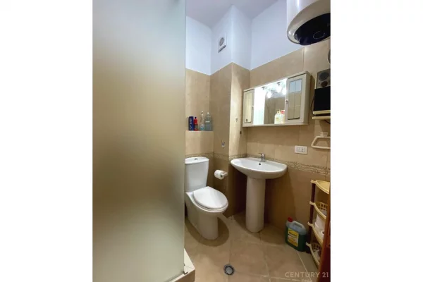Shtepi me qera Apartament ne Tirane, 2+1, Mobilimi E mobiluar, Pagesa 650  Euro.