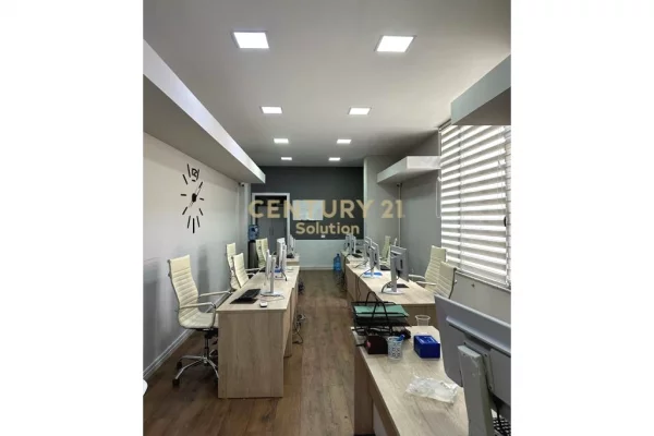 Ambient biznesi me qera 3+1 ne Tirane - 600 Euro