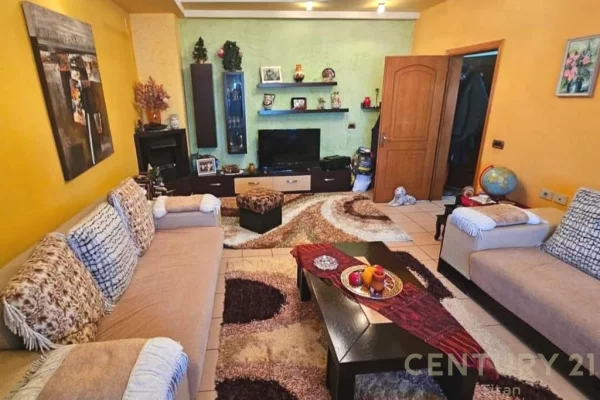 Shtepi me qera Apartament ne Tirane, 2+1, Mobilimi E mobiluar, Pagesa 550  Euro.