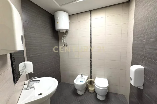 Shtepi me qera Apartament ne Tirane, 3+1, Mobilimi E mobiluar, Pagesa 1,500  Euro.