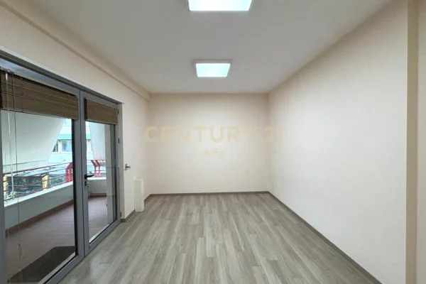 Shtepi me qera Apartament ne Tirane, 3+1, Mobilimi E mobiluar, Pagesa 1,500  Euro.