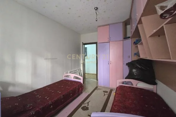 Shtepi me qera Apartament ne Tirane, 2+1, Mobilimi E mobiluar, Pagesa 450  Euro.
