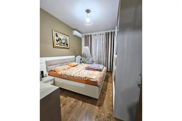 Shtepi me qera Apartament ne Tirane, 2+1, Mobilimi E mobiluar, Pagesa 450  Euro.