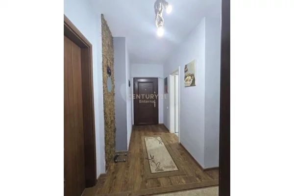 Shtepi me qera Apartament ne Tirane, 2+1, Mobilimi E mobiluar, Pagesa 450  Euro.