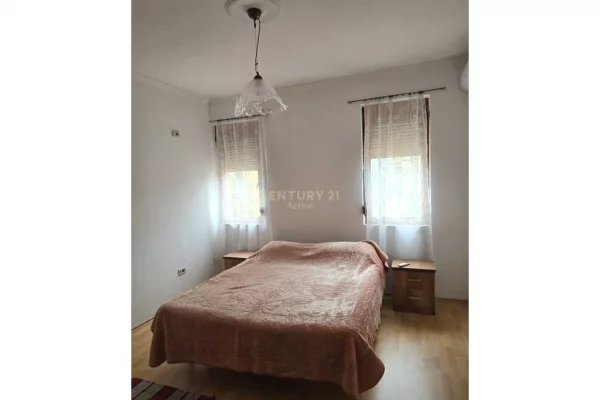 Shtepi me qera Apartament ne Tirane, 2+1, Mobilimi E mobiluar, Pagesa 600  Euro.