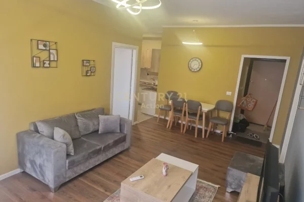 Shtepi me qera Apartament ne Tirane, 2+1, Mobilimi E mobiluar, Pagesa 650  Euro.