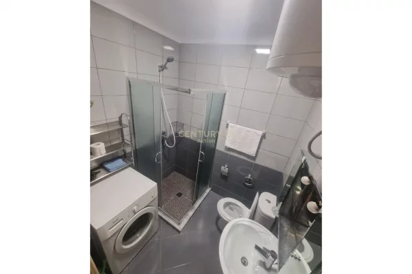 Shtepi me qera Apartament ne Tirane, 2+1, Mobilimi E mobiluar, Pagesa 650  Euro.