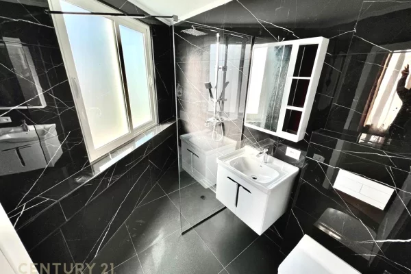 Shtepi me qera Apartament ne Tirane, 2+1, Mobilimi E mobiluar, Pagesa 1,000  Euro.