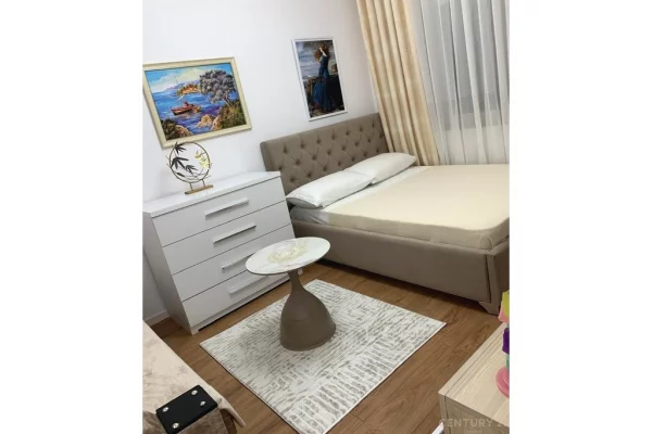 Shtepi me qera Garsoniere ne Tirane - 400 Euro