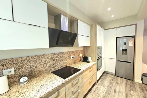 Shtepi me qera Apartament ne Tirane, 2+1, Mobilimi E mobiluar, Pagesa 1,200  Euro.