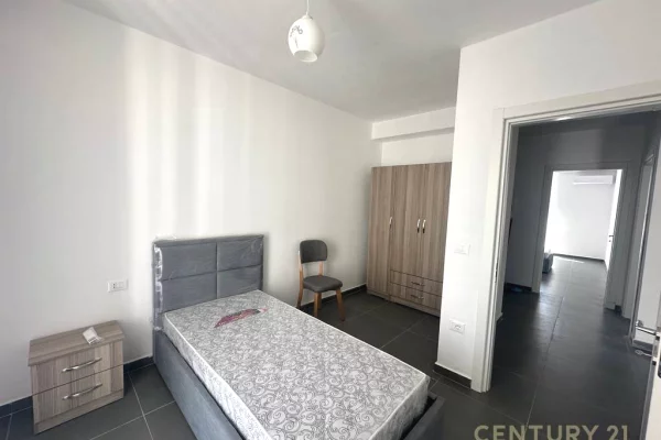 Shtepi me qera Apartament ne Tirane, 3+1, Mobilimi E mobiluar, Pagesa 650  Euro.