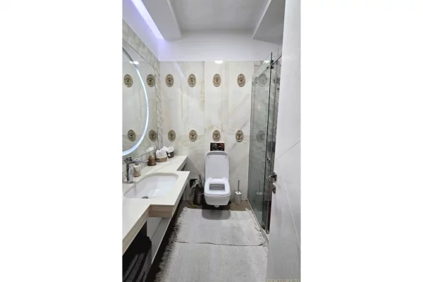 Shtepi me qera Penthose(kati i fundit panoramik) ne Tirane, 3+1, Mobilimi E mobiluar, Pagesa 1,600  Euro.