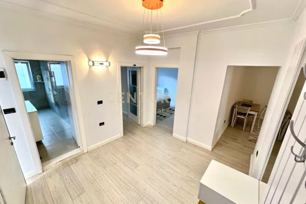 Shtepi me qera Apartament ne Tirane, 2+1, Mobilimi E mobiluar, Pagesa 950  Euro.