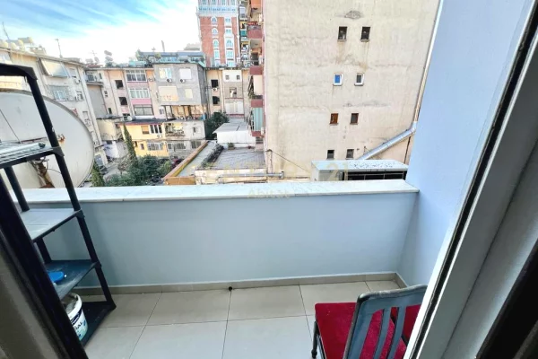 Shtepi me qera Apartament ne Tirane, 2+1, Mobilimi E mobiluar, Pagesa 950  Euro.