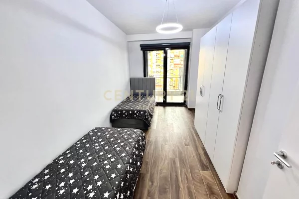 Shtepi me qera Apartament ne Tirane, 2+1, Mobilimi E mobiluar, Pagesa 1,300  Euro.