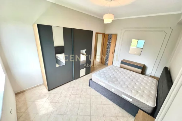 Shtepi me qera Apartament ne Tirane, 2+1, Mobilimi E mobiluar, Pagesa 700  Euro.