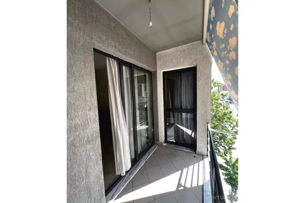 Shtepi me qera Apartament ne Tirane, 2+1, Mobilimi E mobiluar, Pagesa 530  Euro.