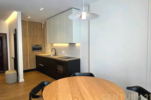 Shtepi me qera Apartament ne Tirane, 2+1, Mobilimi E mobiluar, Pagesa 1,200  Euro.