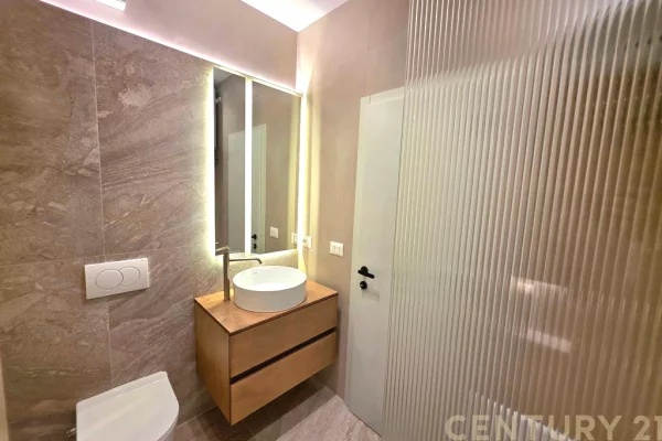 Shtepi me qera Apartament ne Tirane, 2+1, Mobilimi E mobiluar, Pagesa 1,200  Euro.