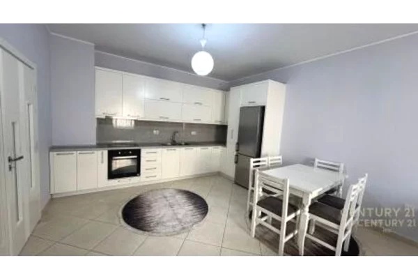 Shtepi me qera Apartament ne Tirane, 1+1, Mobilimi E mobiluar, Pagesa 500  Euro.