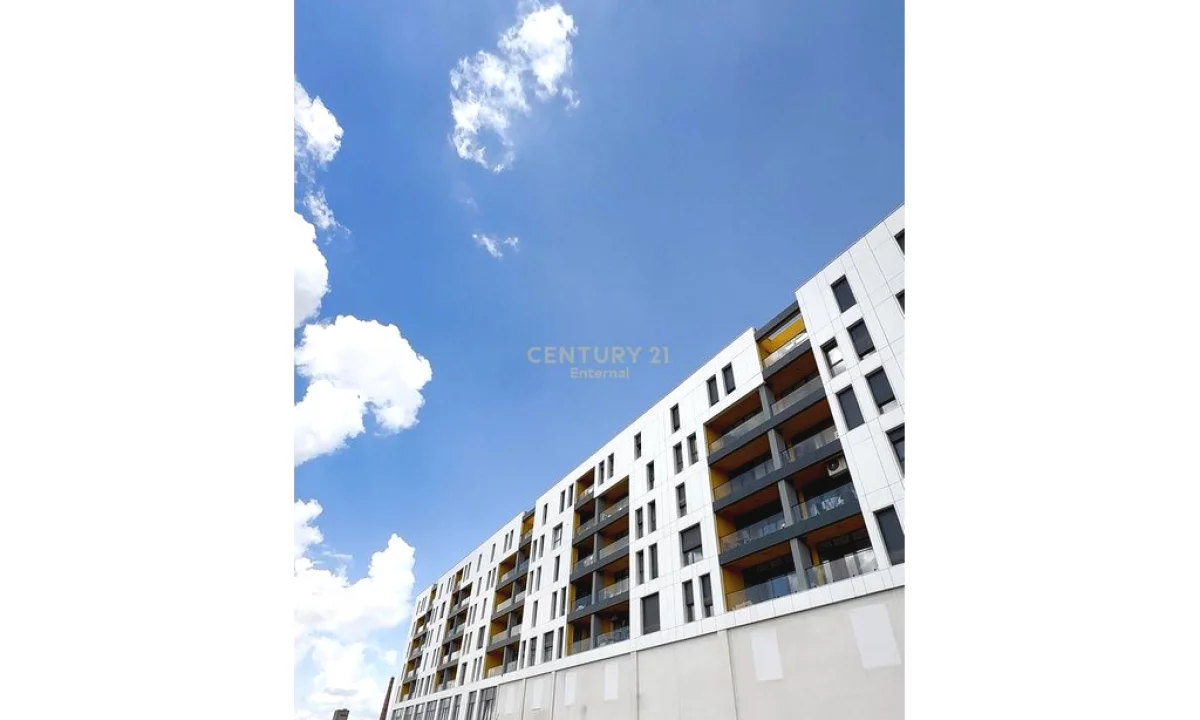 Bulevardi I Ri - Jepet Me Qira Ambjent Komercial 170m2 Tek Kompleksi Bermon
