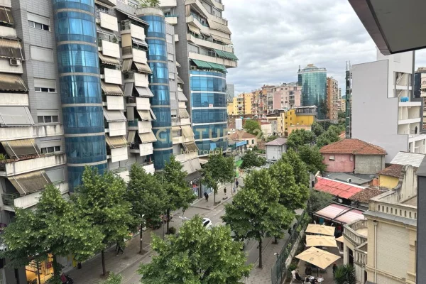 Ambient biznesi ne shitje 1+1 ne Tirane - 290,000 Euro