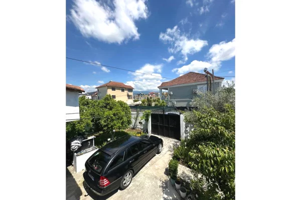Shtepi ne shitje 3+1 ne Tirane - 260,000 Euro