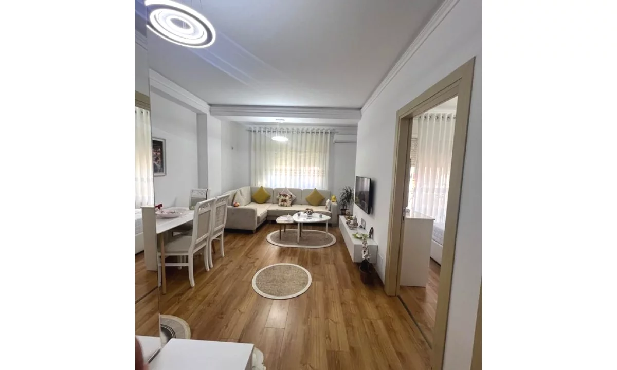 Shtepi ne shitje Apartament ne Tirane, 1+1, Mobilimi E mobiluar, Pagesa 170,000  Euro.