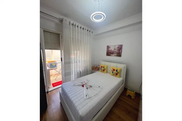 Shtepi ne shitje Apartament ne Tirane, 1+1, Mobilimi E mobiluar, Pagesa 170,000  Euro.
