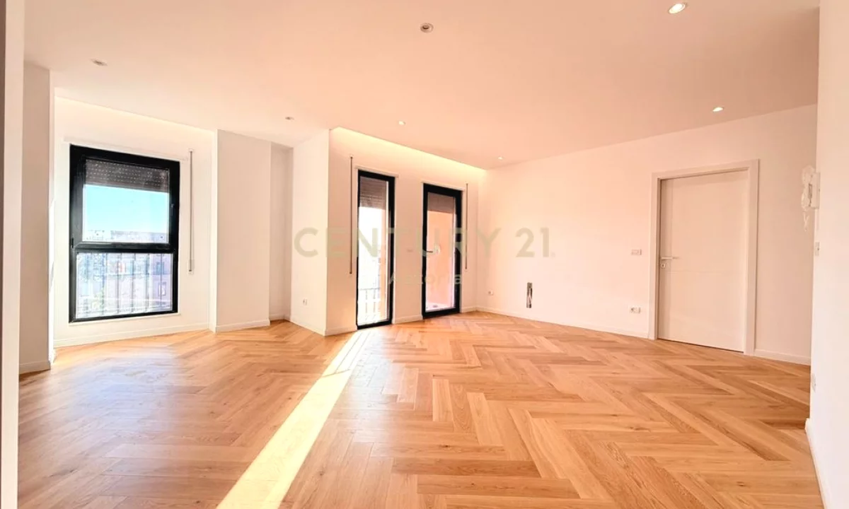 Shtepi ne shitje Apartament ne Tirane, 2+1, Mobilimi Bosh, pa mobiluar, Pagesa 261,300  Euro.
