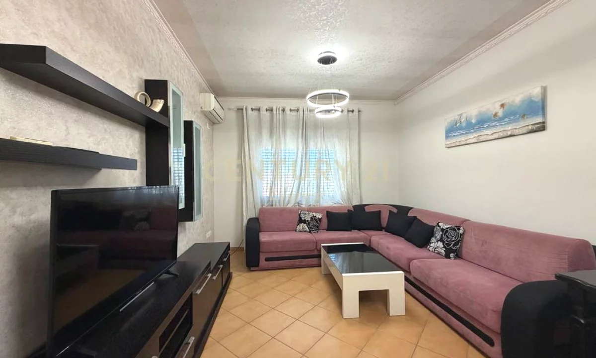 Shtepi ne shitje Apartament ne Tirane, 1+1, Mobilimi E mobiluar, Pagesa 135,000  Euro.