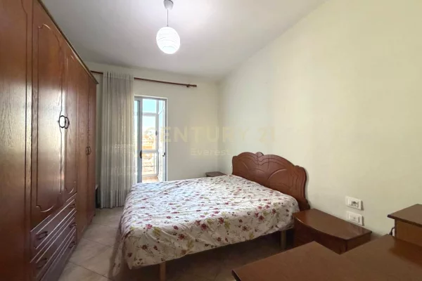 Shtepi ne shitje Apartament ne Tirane, 1+1, Mobilimi E mobiluar, Pagesa 135,000  Euro.