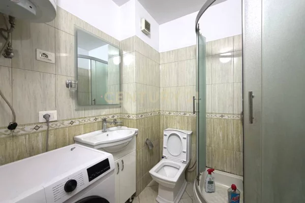 Shtepi ne shitje Apartament ne Tirane, 1+1, Mobilimi E mobiluar, Pagesa 135,000  Euro.