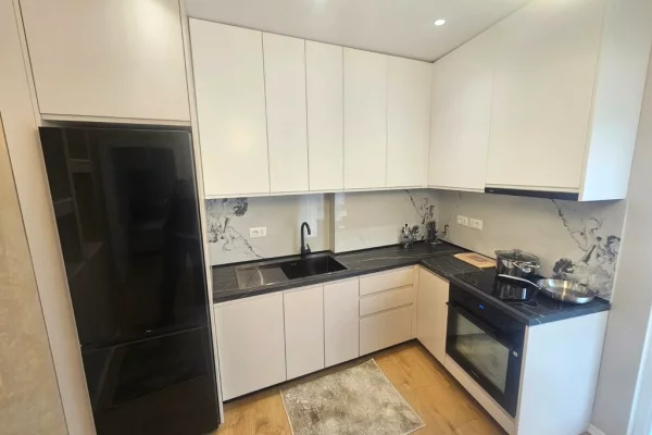 Shtepi me qera Apartament ne Tirane, 2+1, Mobilimi E mobiluar, Pagesa 950  Euro.